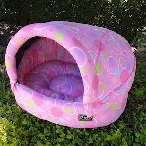 Summer dog bed in Pink bubble design